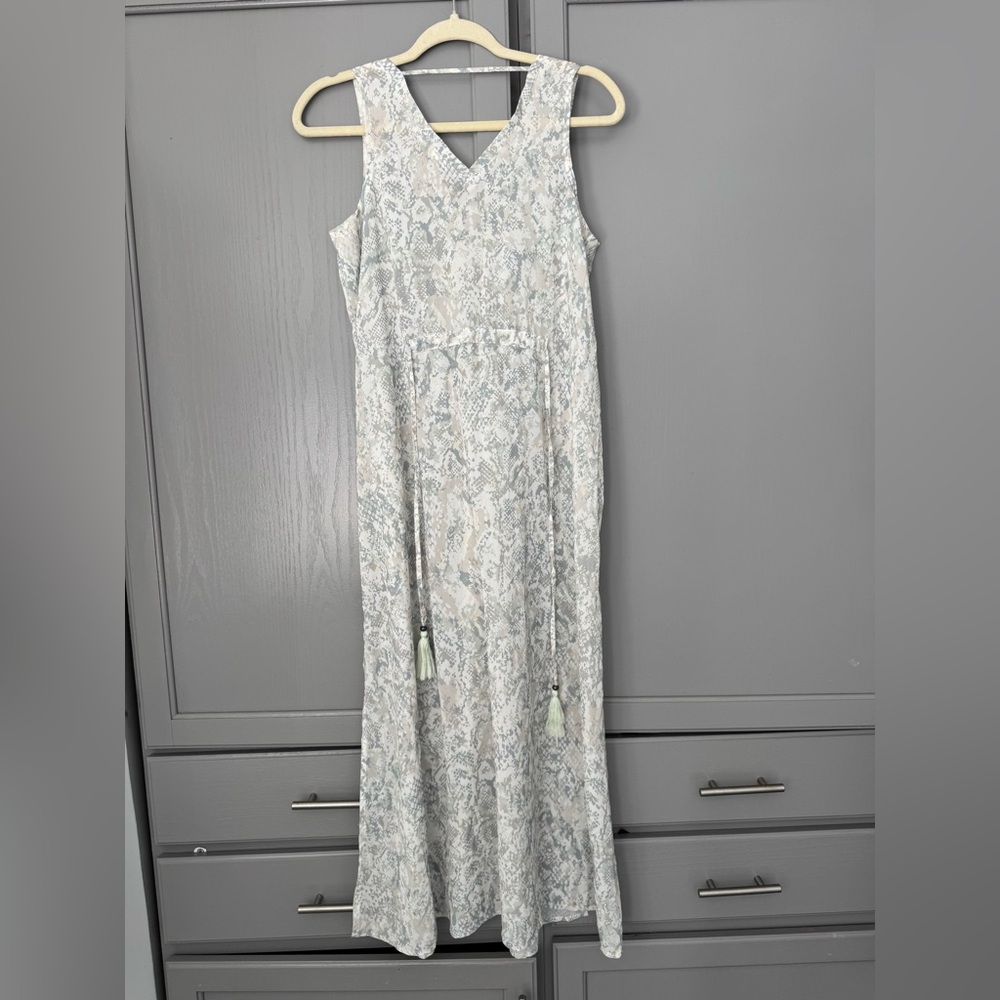 Apana Sleeveless Maxi Dress in Cream and Gray